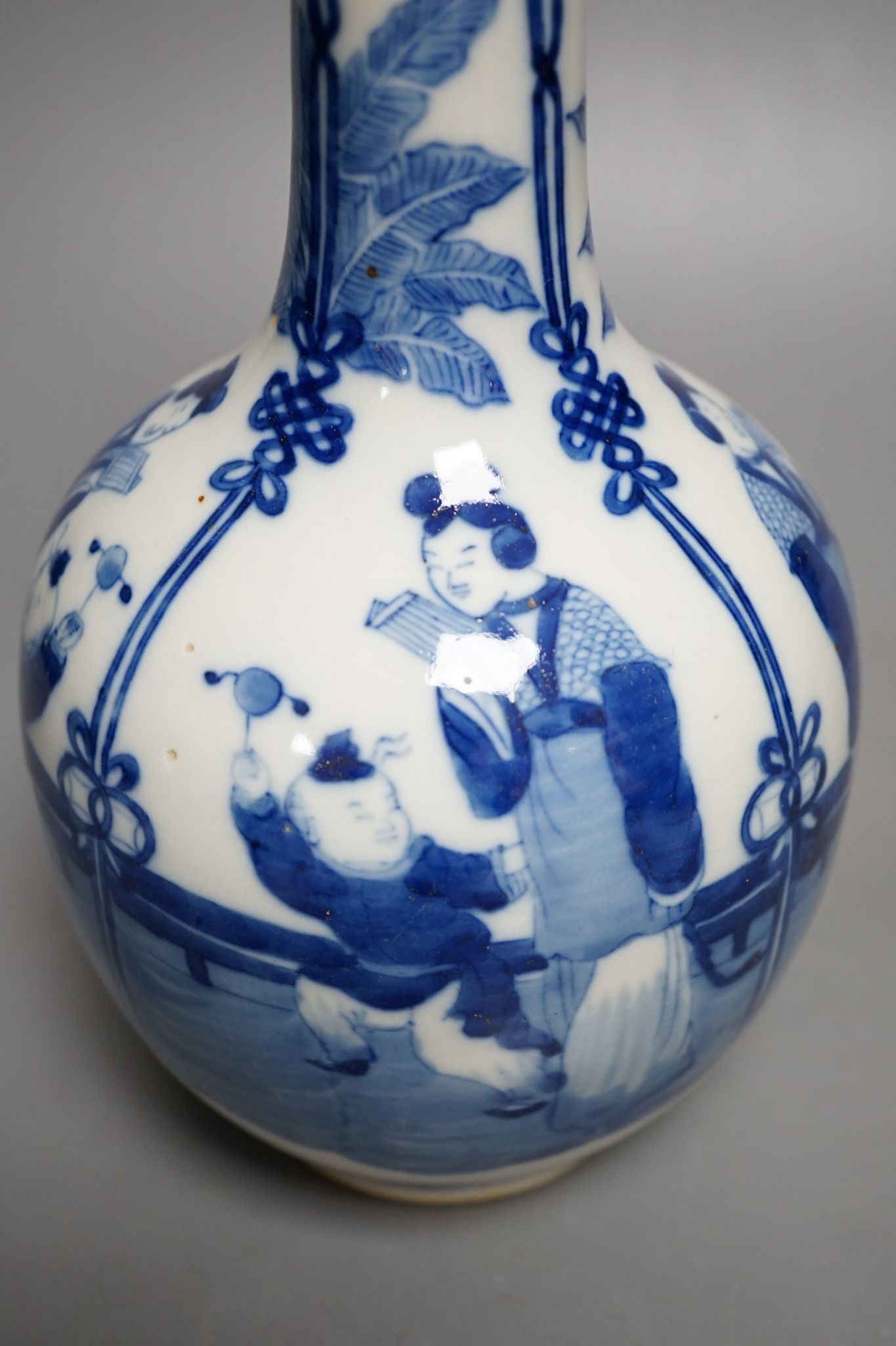 19th century Chinese blue and white bottle vase, 27cm